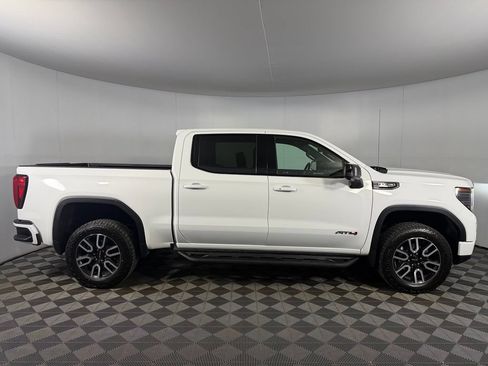 Used 2024 GMC Sierra 1500 AT4 w/ Technology Package AWD/4WD image 8