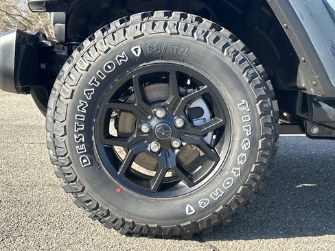 New 2026 Jeep Gladiator Sport AWD/4WD image 10