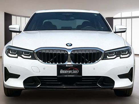 Used 2020 BMW 330i Sedan w/ Premium Package RWD image 5