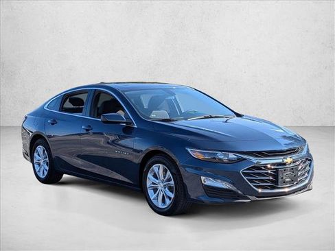 Used 2022 Chevrolet Malibu LT image 3