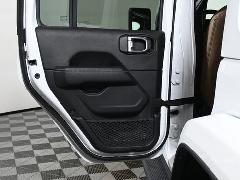 Used 2021 Jeep Wrangler Unlimited Sahara w/ Cold Weather Group image 32