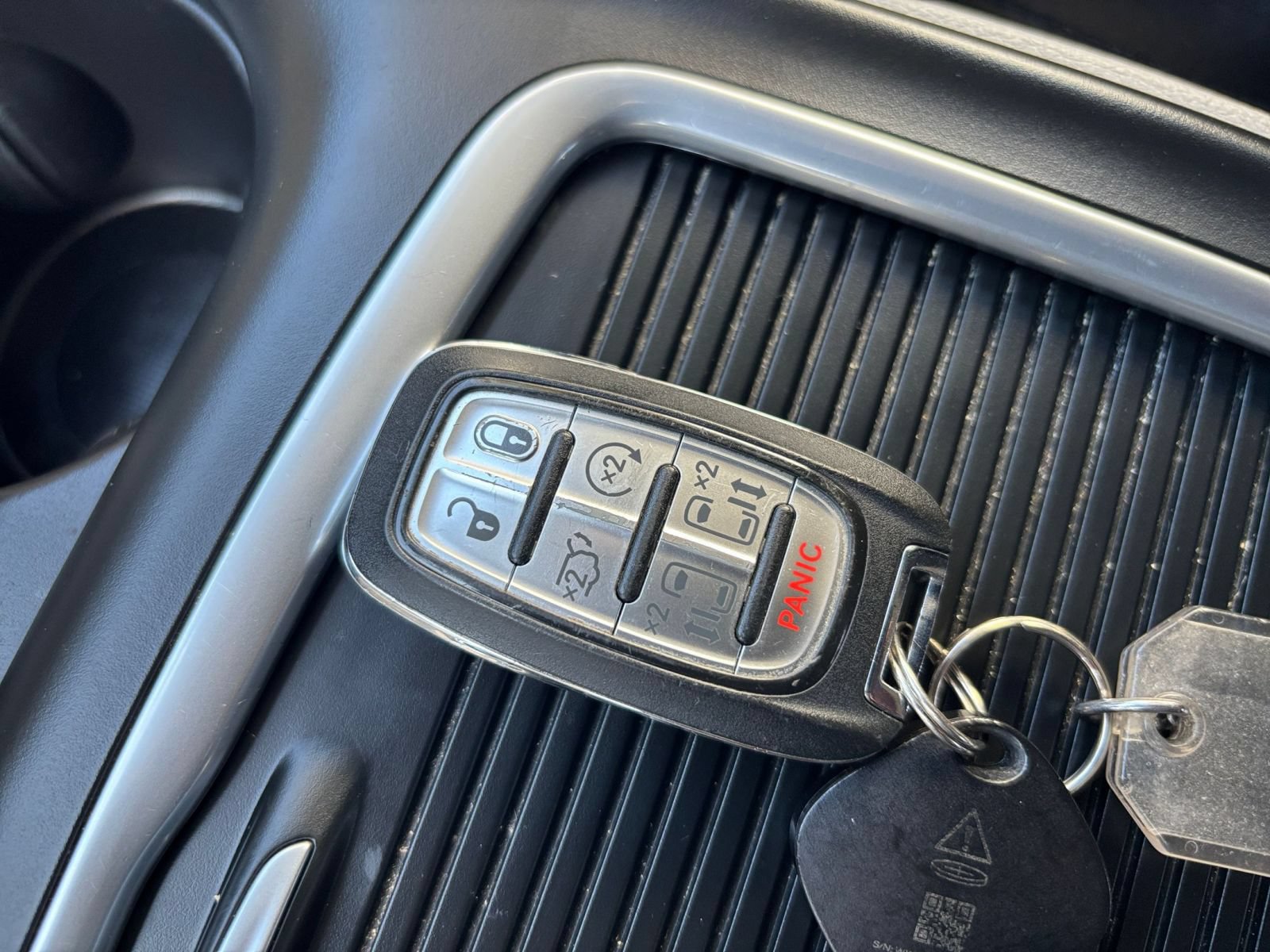 Used 2024 Chrysler Pacifica Touring-L FWD image 26