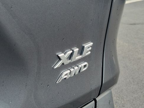 Certified 2021 Toyota RAV4 XLE Premium AWD/4WD image 9