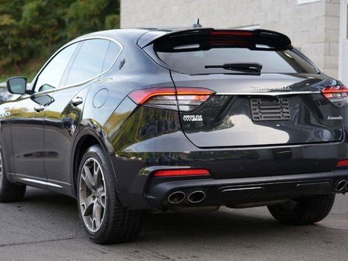 Used 2023 Maserati Levante Modena image 9