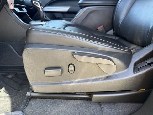 Used 2022 Chevrolet Colorado ZR2 w/ ZR2 Midnight Special Edition image 9