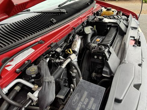 Used 2006 Ford E-350 and Econoline 350 XLT RWD image 31