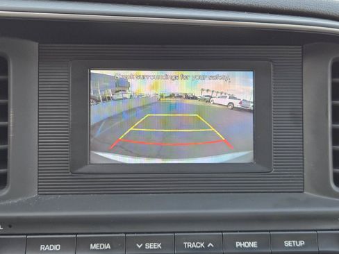 Used 2019 Hyundai Elantra SE FWD image 8