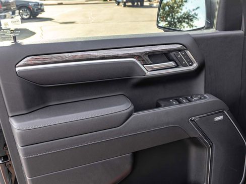 Used 2025 Chevrolet Silverado 1500 LTZ w/ LTZ Convenience Package II image 9