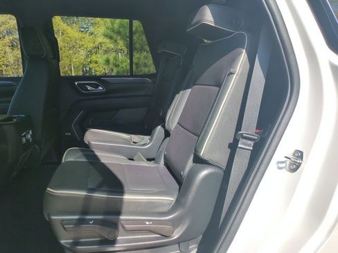 Used 2023 GMC Yukon SLT w/ SLT Luxury Package image 20