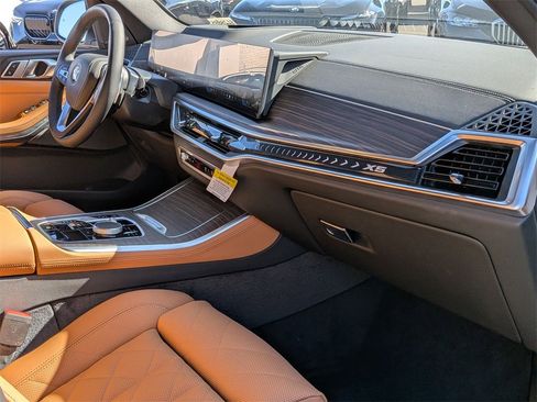 New 2026 BMW X5 sDrive40i image 9