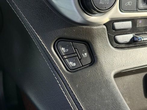 Used 2017 GMC Yukon SLT image 21