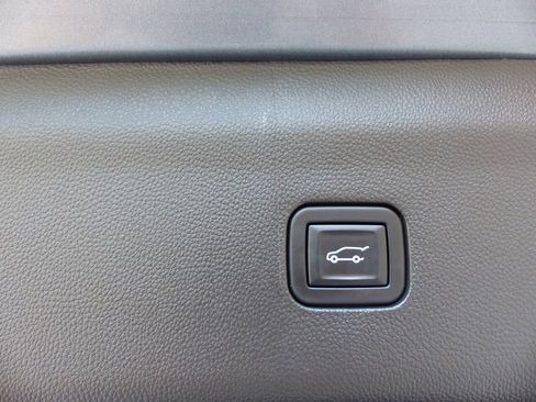 Used 2021 Buick Enclave Essence w/ Sound and Sites Package AWD/4WD image 54