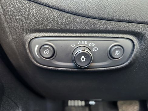 Used 2020 Chevrolet Equinox LT image 17