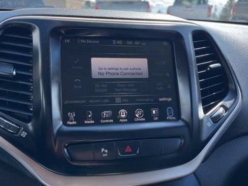 Used 2015 Jeep Cherokee Latitude w/ Comfort/Convenience Group AWD/4WD image 49