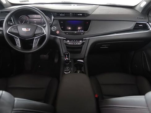 Certified 2025 Cadillac XT5 Premium Luxury image 28