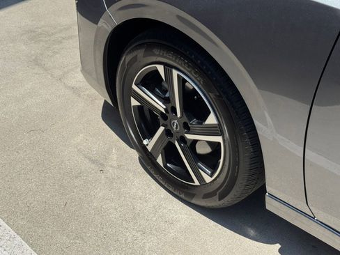 Used 2025 Nissan Sentra SV FWD image 29