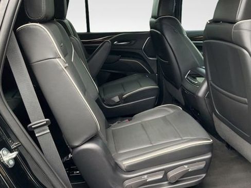 Used 2023 Cadillac Escalade Premium Luxury AWD/4WD image 18
