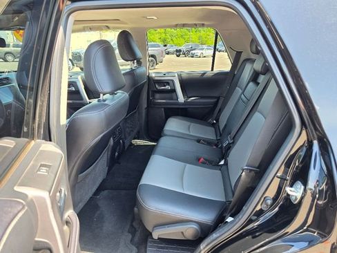 Used 2022 Toyota 4Runner SR5 Premium w/ Moonroof Package AWD/4WD image 22