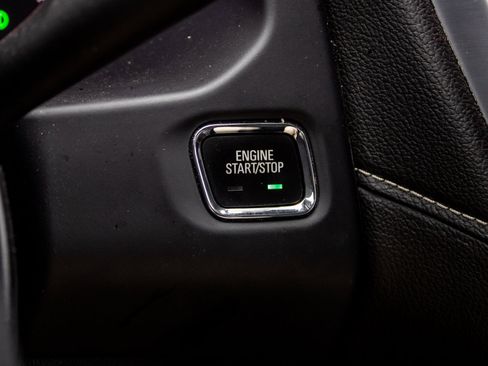 Used 2023 GMC Acadia SLT image 20