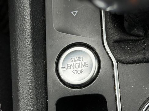 Used 2018 Volkswagen Atlas SEL image 23