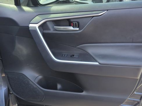 Used 2025 Toyota RAV4 XLE w/ Convenience Package FWD image 25