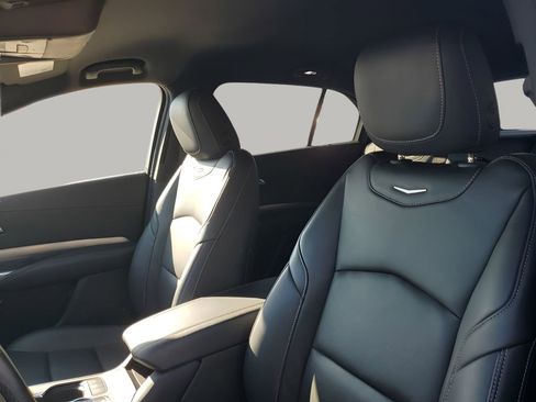 Used 2024 Cadillac XT4 Premium Luxury image 30