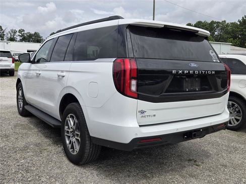Used 2026 Ford Expedition Active RWD image 5