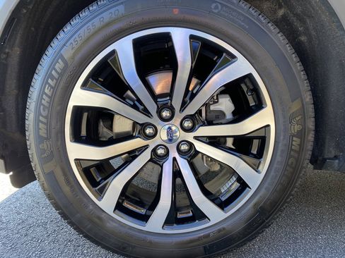 Used 2025 Ford Explorer ST-Line w/ Premium Package image 40