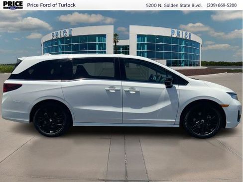 Used 2025 Honda Odyssey Sport-L image 4