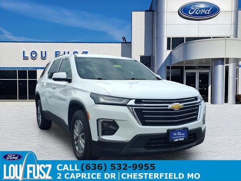 Used 2023 Chevrolet Traverse LT FWD image 1