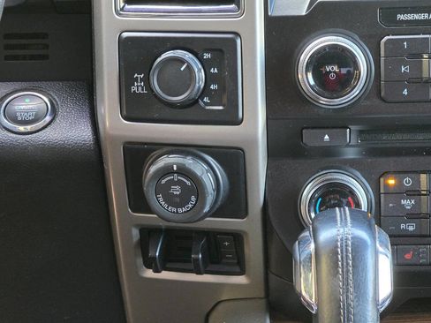 Used 2017 Ford F150 Lariat w/ Equipment Group 502A Luxury image 33