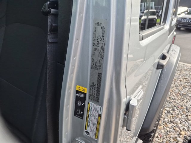 Used 2022 Jeep Wrangler Unlimited Sport AWD/4WD image 23