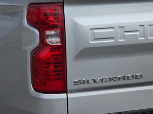 Used 2022 Chevrolet Silverado 1500 LT w/ Z71 Off-Road Package image 46