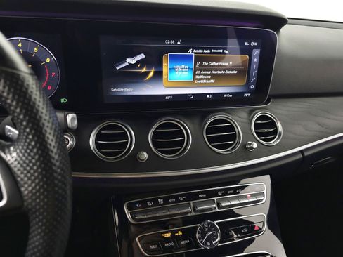 Used 2017 Mercedes-Benz E 300 4MATIC image 22