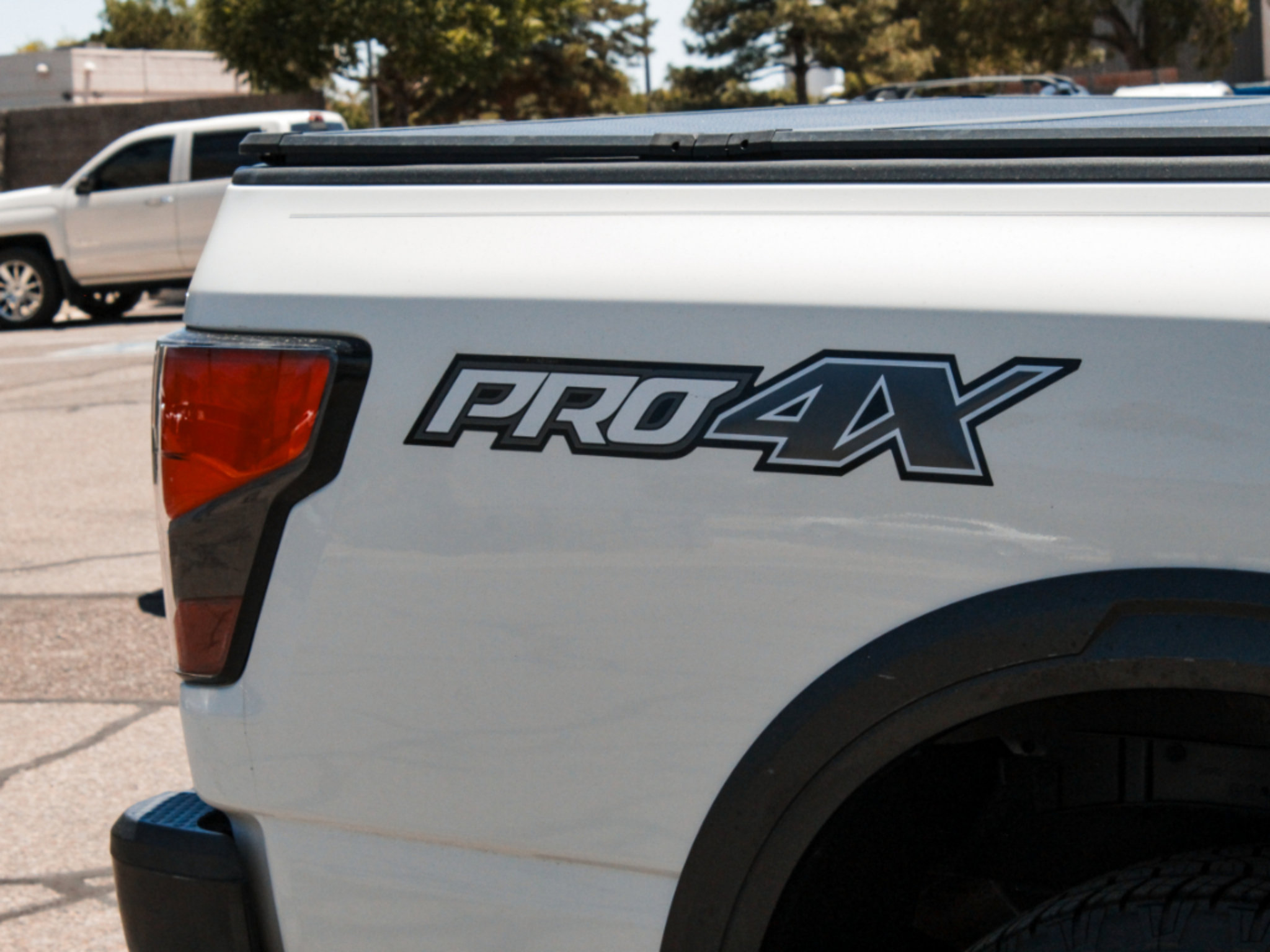Used 2021 Nissan Titan PRO-4X w/ Pro-4x Convenience Package AWD/4WD image 5