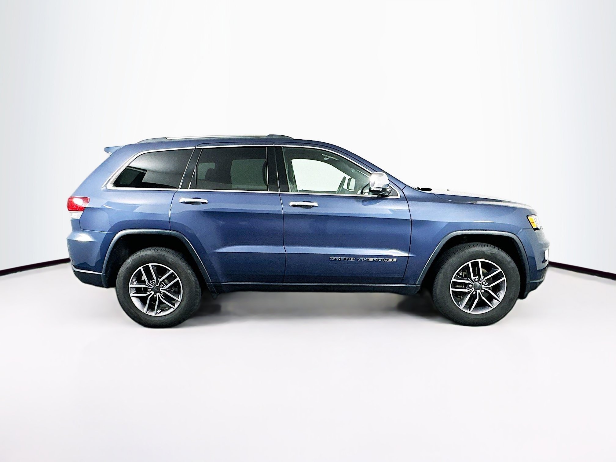 Used 2020 Jeep Grand Cherokee Limited AWD/4WD image 10