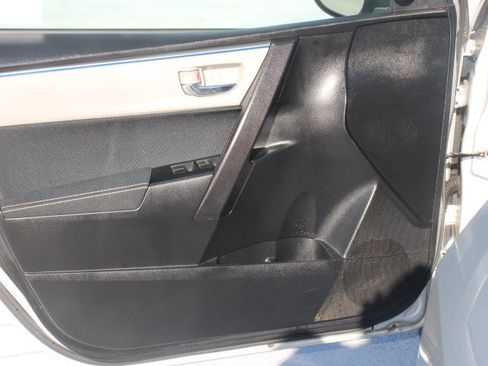 Used 2015 Toyota Corolla LE FWD image 7