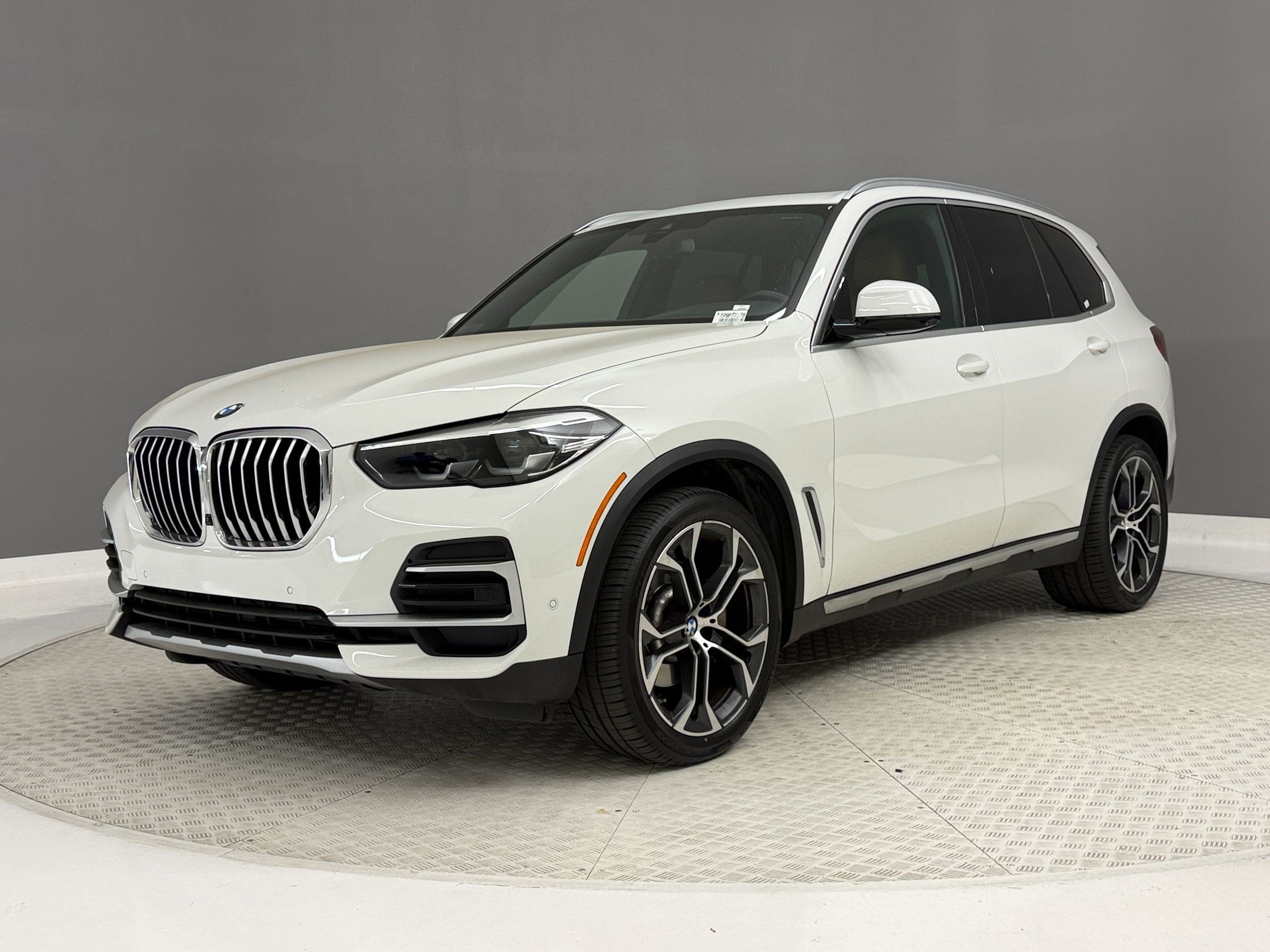 Used 2023 BMW X5 xDrive40i w/ Premium Package AWD/4WD image 35