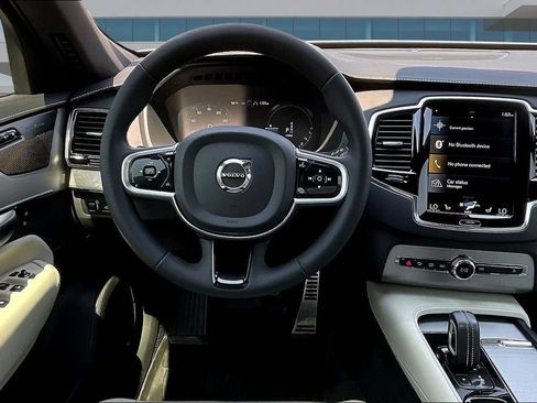 Used 2022 Volvo XC90 T8 R-Design w/ Advanced Package AWD/4WD image 8