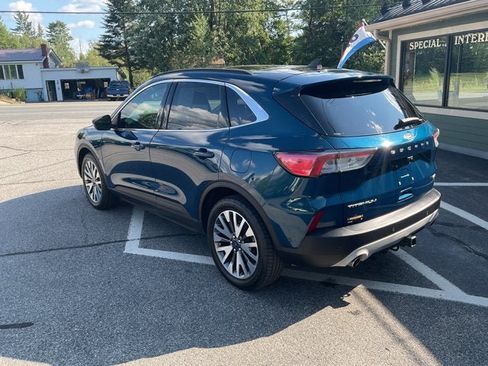 Used 2020 Ford Escape Titanium w/ Titanium Premium Package 2.0 AWD/4WD image 9