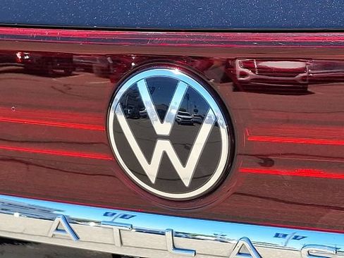 Used 2025 Volkswagen Atlas SE AWD/4WD image 31