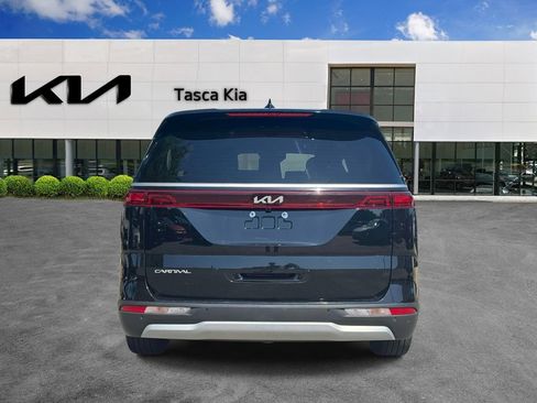 Used 2024 Kia Carnival EX FWD image 5