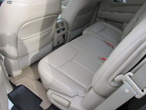 Used 2017 Nissan Pathfinder SL w/ SL Tech Package image 10