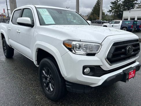Certified 2022 Toyota Tacoma SR5 image 6