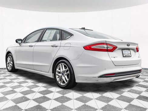 Used 2013 Ford Fusion SE FWD image 8