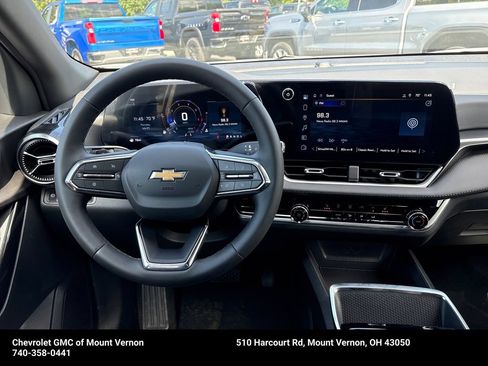 New 2027 Chevrolet Equinox LT FWD image 16