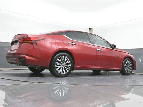 Used 2023 Nissan Altima 2.5 SV image 37