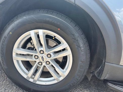Certified 2023 Ford Explorer XLT RWD image 9