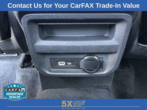 Used 2024 Volkswagen Tiguan SE image 31