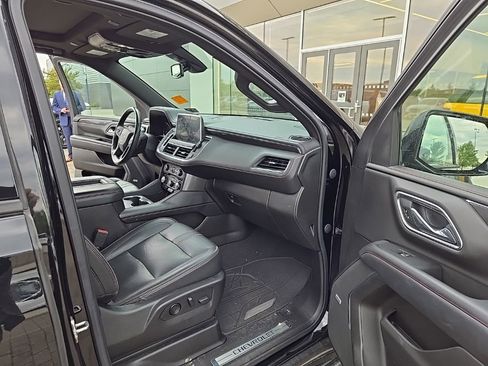 Used 2021 Chevrolet Tahoe RST w/ Luxury Package AWD/4WD image 20